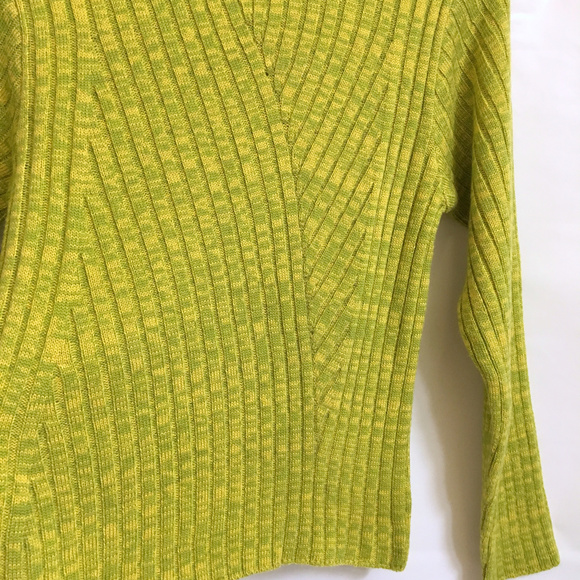 HONEY Green Turtle Neck Sweater - NWT - Picture 4 of 4